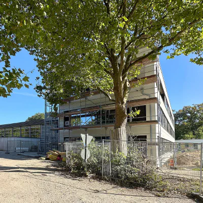 Schulneubau und -sanierung